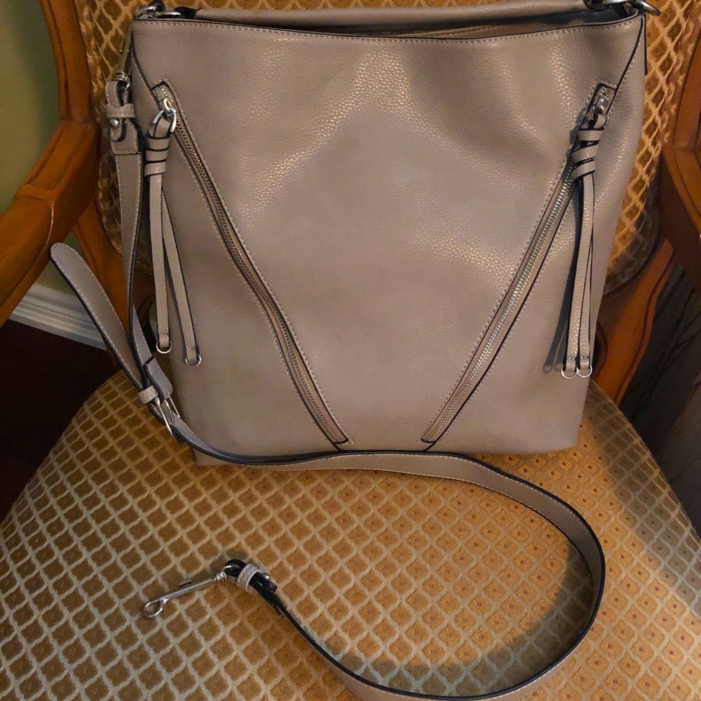 Kate & Alex Cuffaro, Italian design (tag inside) Hobo Bag. NWOT